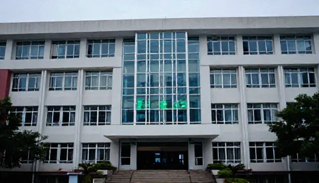 数据采集中排名差异的两种做法与取舍